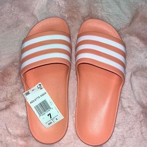 Brand New Adidas Pink Medium Size 7 Women’s Slides Doesn’t Come With OriginalBox